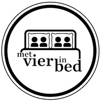 Met Vier in Bed